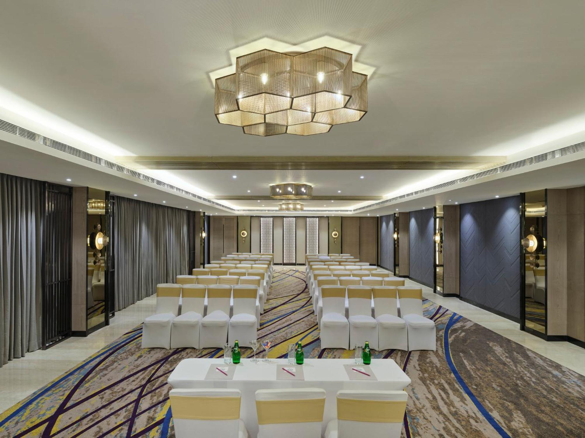 Crowne Plaza Ahmedabad City Centre By Ihg Luaran gambar